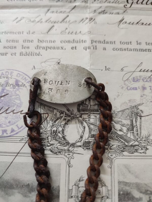 reverse side of a french model 1915 dog tag