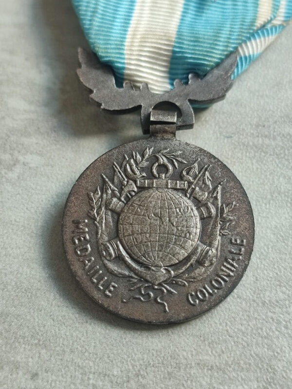 reverso de la medalla colonial francesa