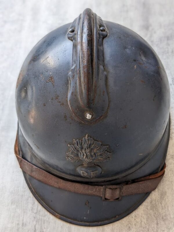 ww1 french helmet top view