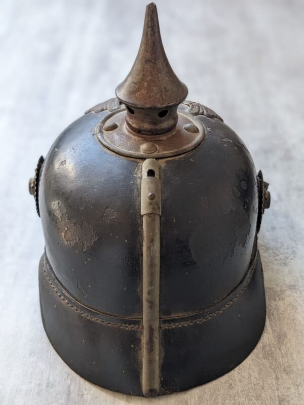 ww1 prussian pickelhaube rear view