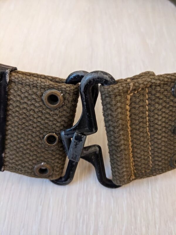 ww2 US army pistol belt closure system