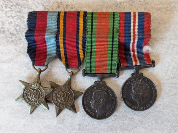 ww2 british medals and miniatures set, miniatures medals front view