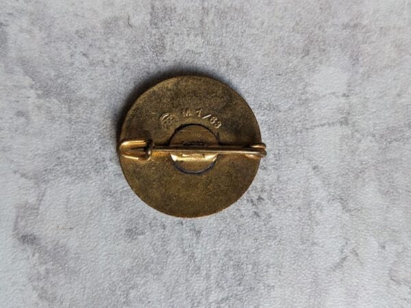 reverse of the NS Studenten Kampfhilfe badge