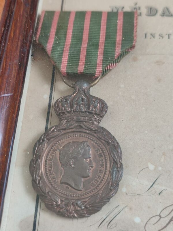 Médaille de Sainte Hélène avec son Diplôme: un Vétéran de la Campagne de Russie – Image 3