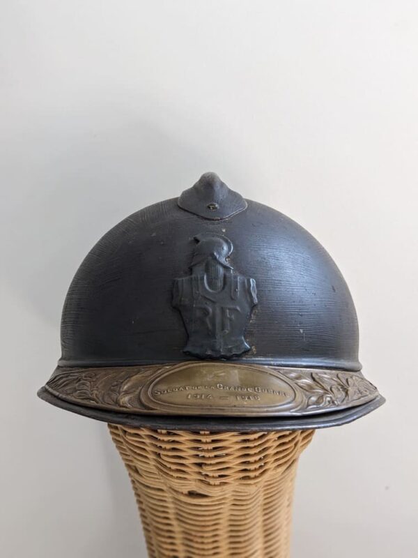 Casque Adrian Modèle 1915 du Génie avec sa Plaque de Soldat de la Grande Guerre