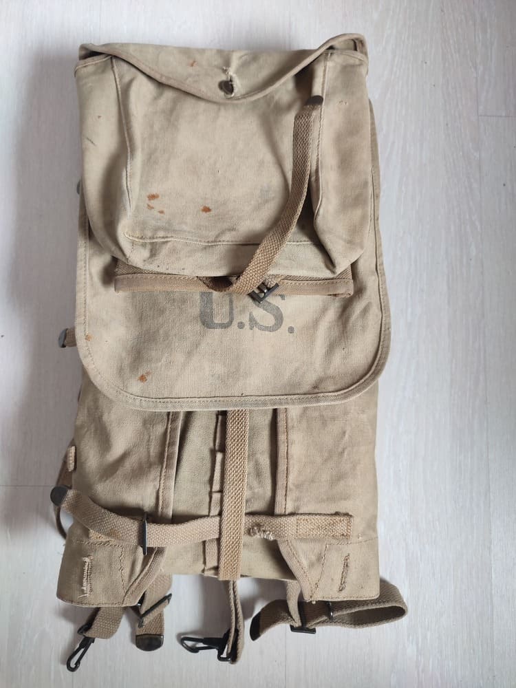 U.S. M-1910 Haversack with Entrenching Tool Cover and Blanket