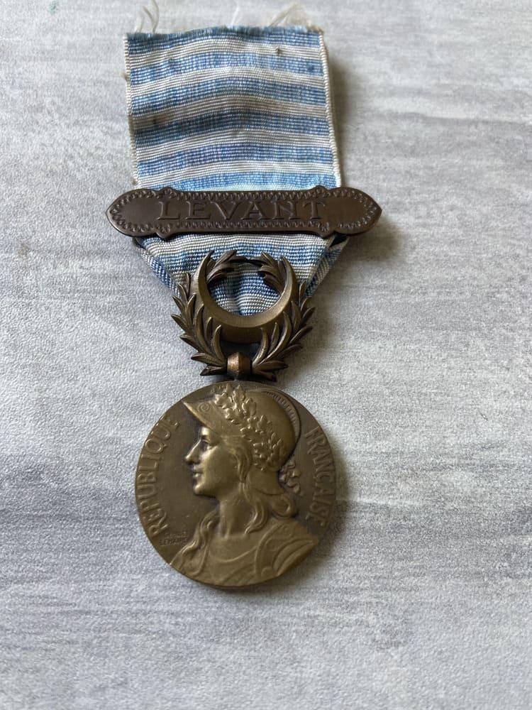 French Levant Commemorative Medal - Image 3