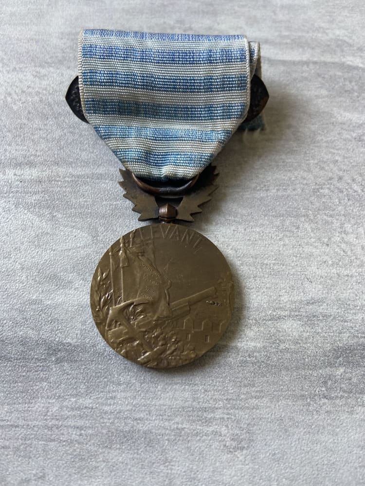 French Levant Commemorative Medal - Image 4
