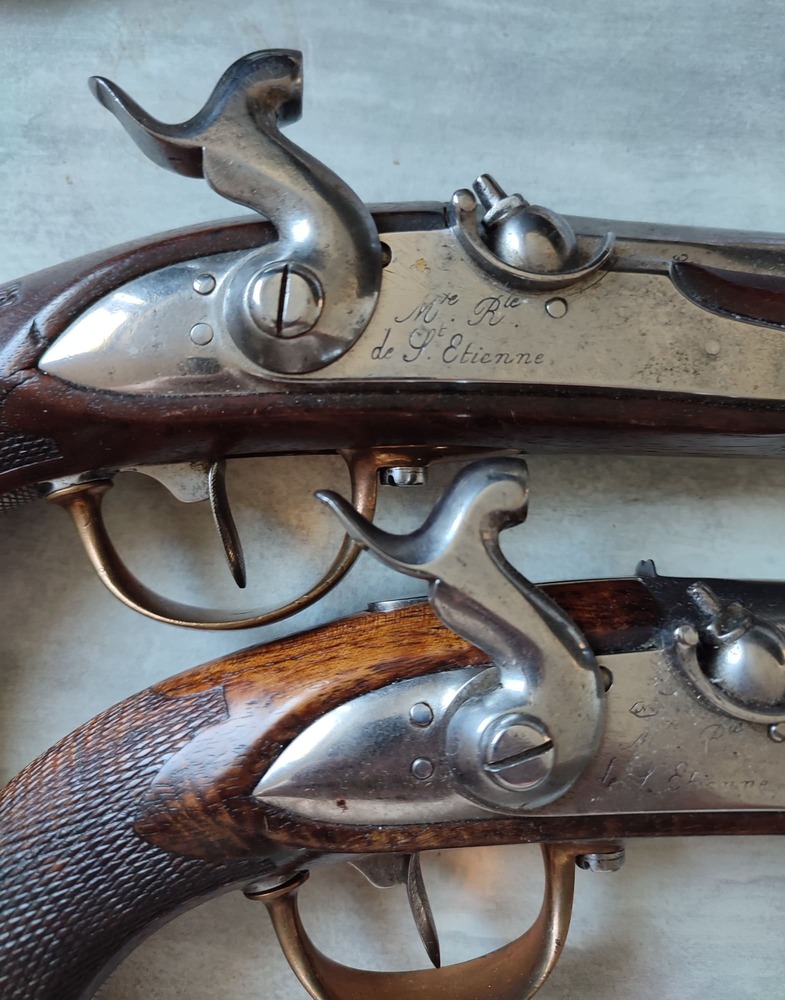 Pareja de Pistolas Francesas de Oficial de Caballería, Modelo 1816/22 - Imagen 3