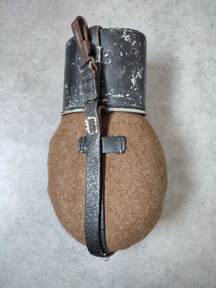 German M31 Canteen “Feldflasche”, WWII - Image 2