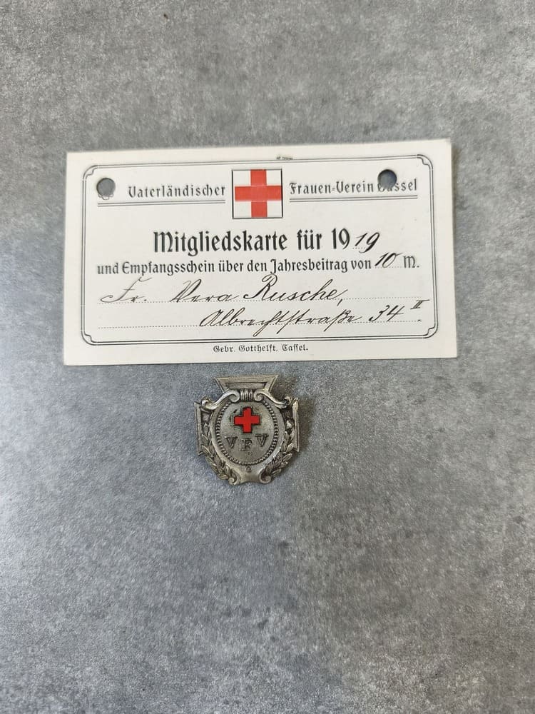 Allemagne ww1, Insigne du Vaterländischer Frauenverein avec Carte de Membre