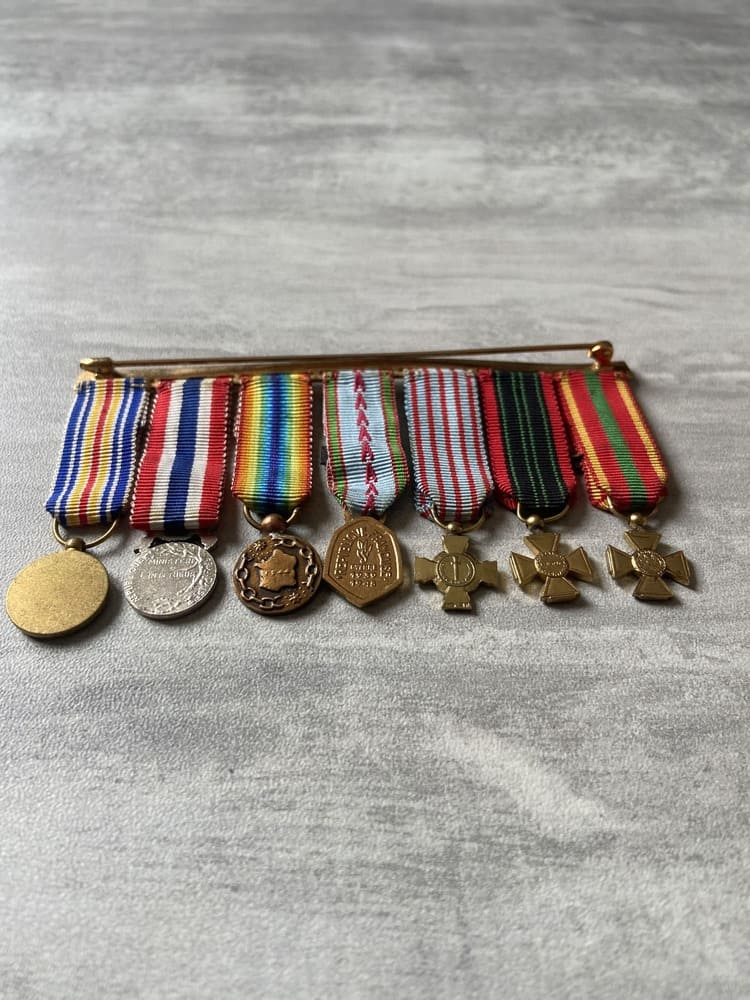 France: WWII Miniature Medal Bar - Image 3