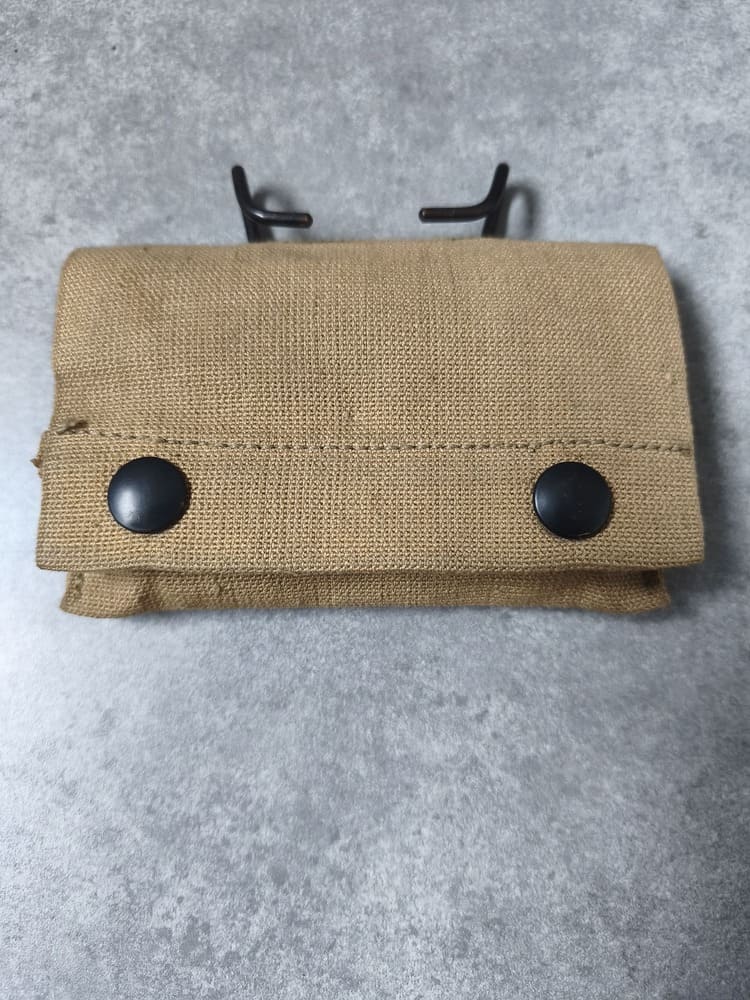 US M-1910 First Aid Pouch with Carlisle First Aid Packet, WWII - Image 2