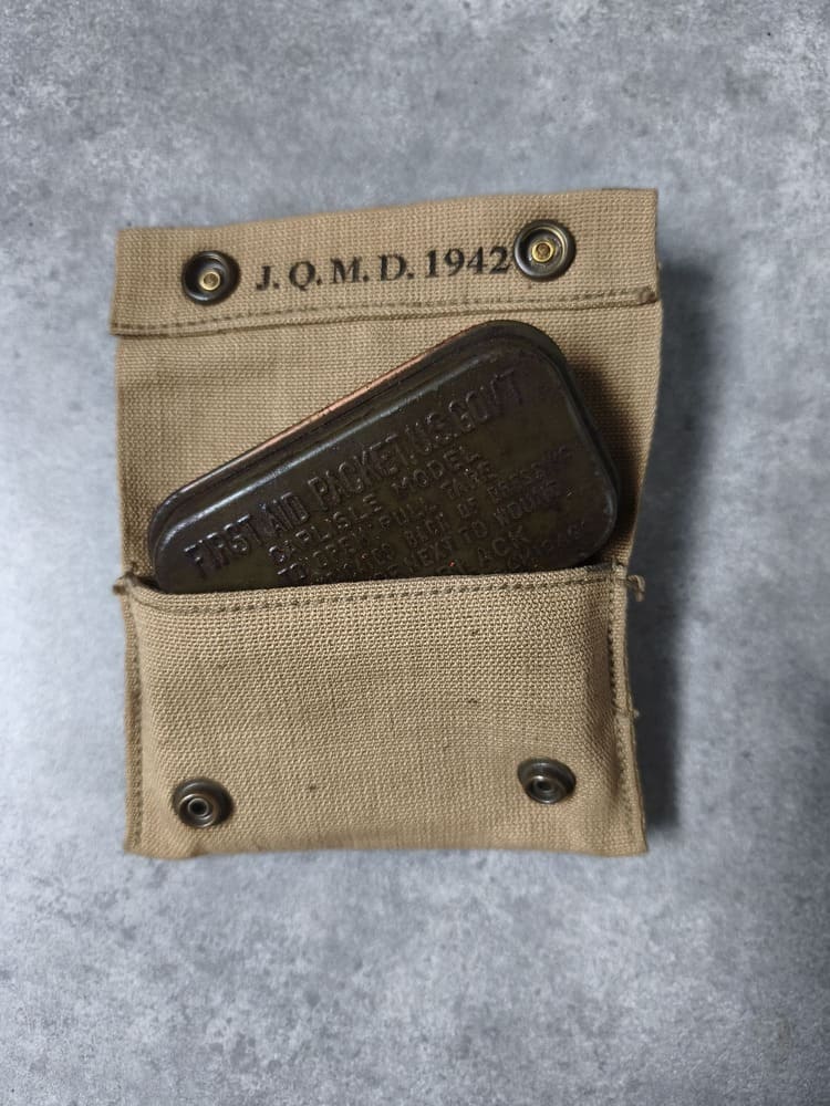 US M-1910 First Aid Pouch with Carlisle First Aid Packet, WWII